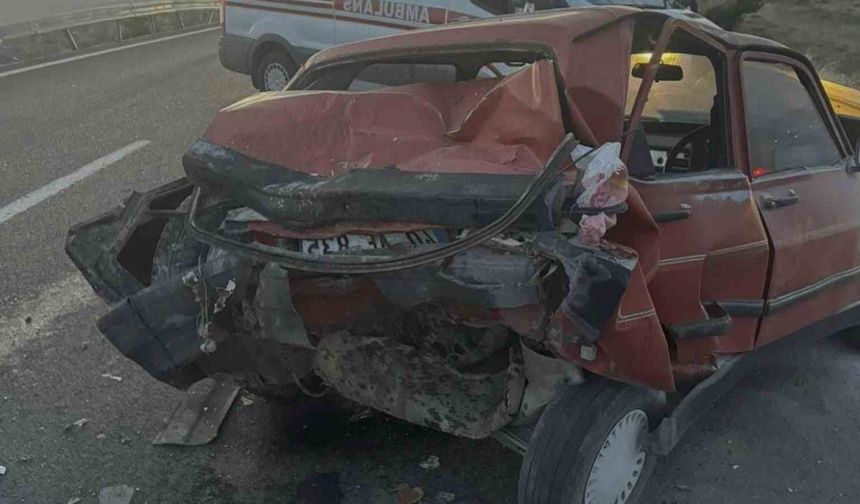 Kırıkkale’de otomobil ile kamyonet çarpıştı: 1 ölü, 2 yaralı