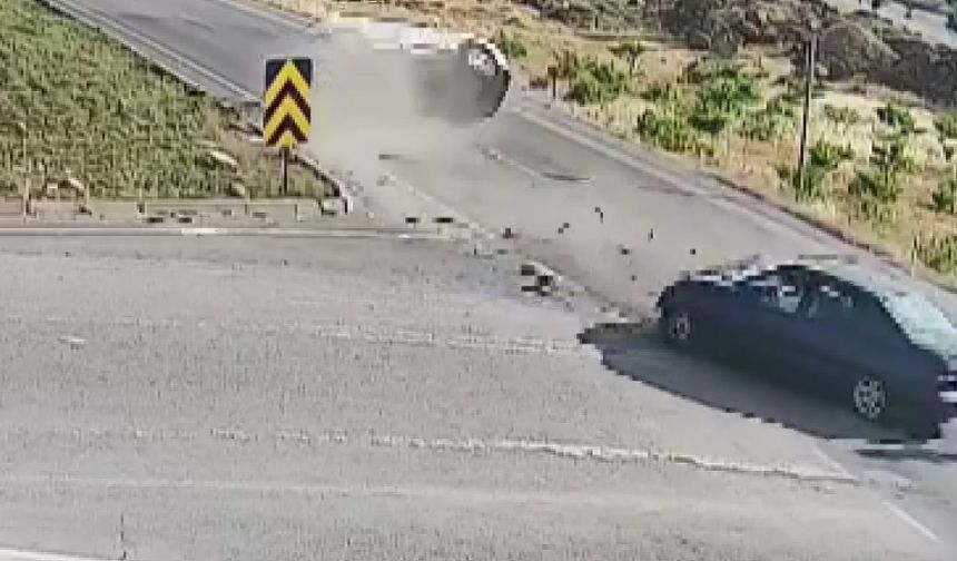 Kırmızı ışık ihlali kazaya neden oldu, 5 kişi yaralandı