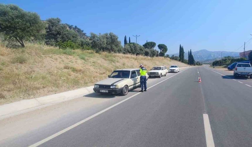 Kurallara uymayan 33 sürücü cezadan kaçamadı