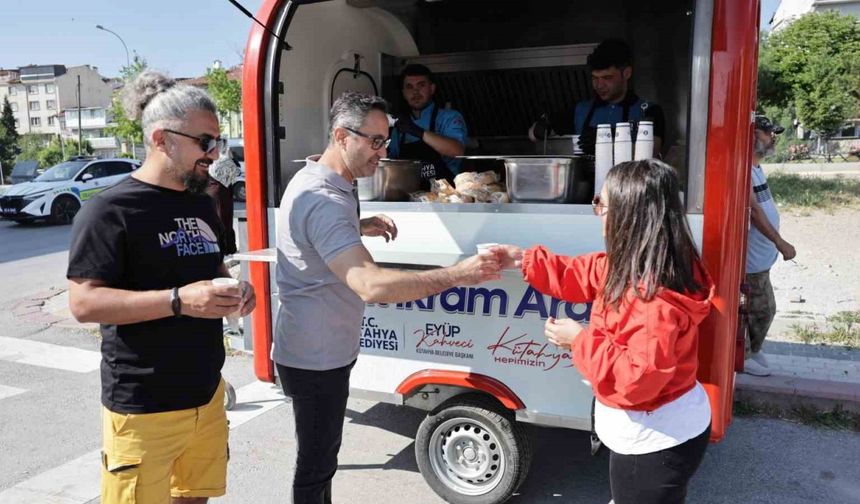 Kütahya Belediyesinden sınav sabahı sıcak çorba ikramı
