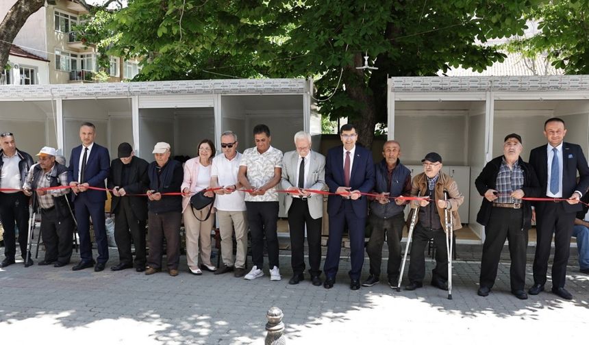 Kütahya’da ayakkabı boyacılarına modern hizmet alanları