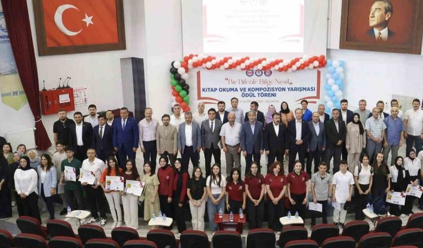 Kütahya’da "Bir Bilenle Bilge Nesil" yarışmasının ödülleri sahiplerini buldu