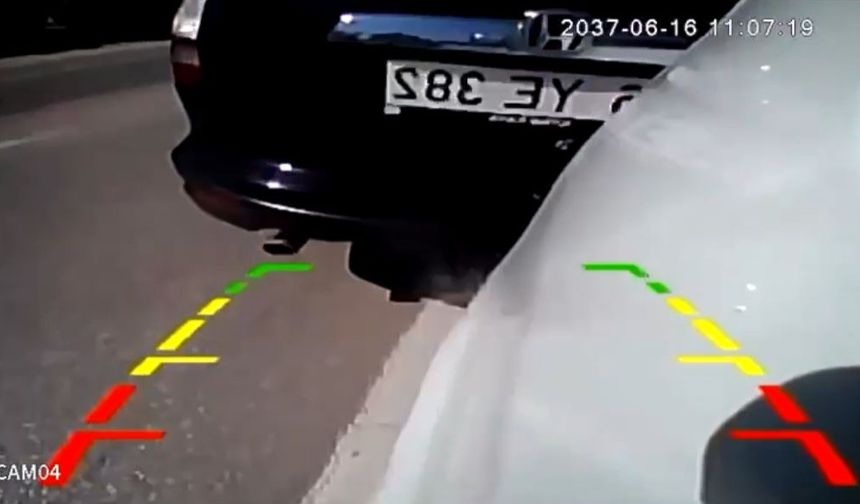 Mudanya Yolu’nda makas dehşeti...İki aracın karıştığı kaza kamerada