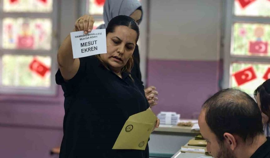 Muhtarlığı kazandı, sevincini çiftetelli oynayarak kutladı