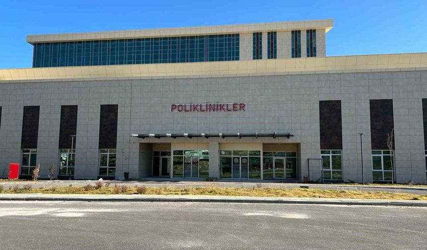 Niğde Eğitim ve Araştırma Hastanesi’nde yeni uzman doktorlar göreve başladı