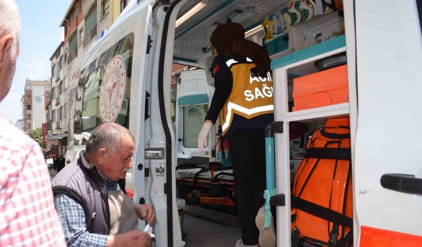 Otomobil ile motosiklet çarpıştı; 1 yaralı