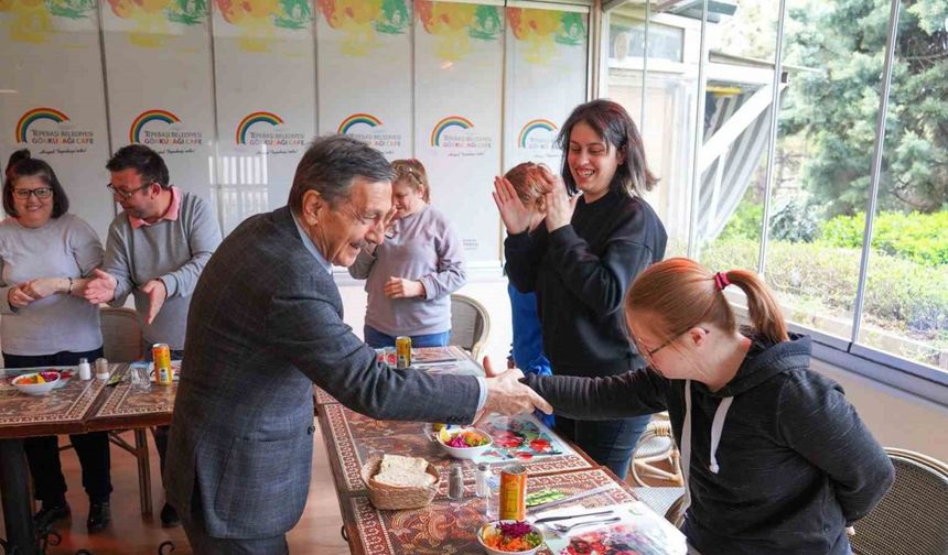 Özel bireyler Gökkuşağı Kafe ile iş gücüne katılıyor