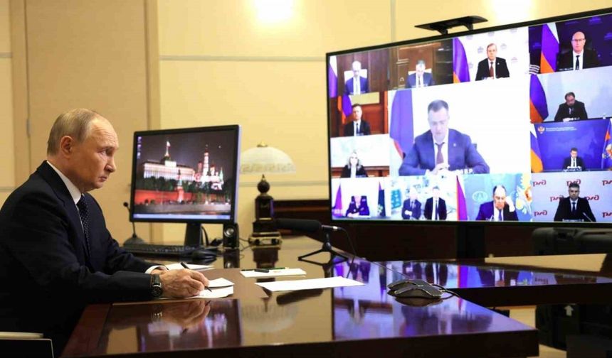 Putin, "Zaten gayrimeşru olan Kiev rejimi bir terör örgütüne dönüşüyor"