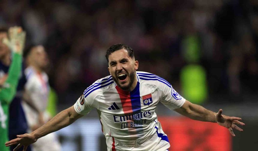 Rayan Cherki, Manchester City’ye imza attı