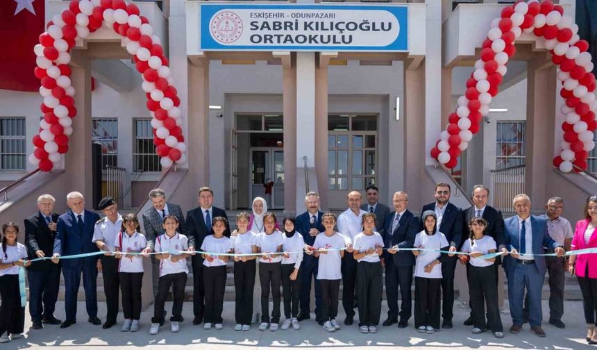 Sabri Kılıçoğlu Ortaokulu ve Süleyman Şah Anadolu Lisesi’nin açılış töreni yapıldı