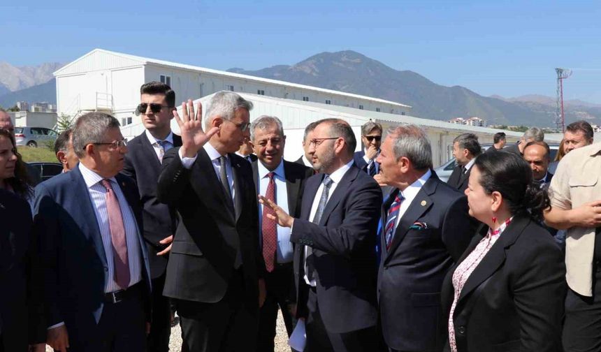 Sağlık Bakanı Kemal Memişoğlu, yeni sağlık uygulamalarını ardı ardına açıkladı