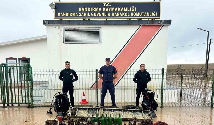 Sahil Güvenlik ekiplerinden Çevre Günü’ne özel deniz temizliği