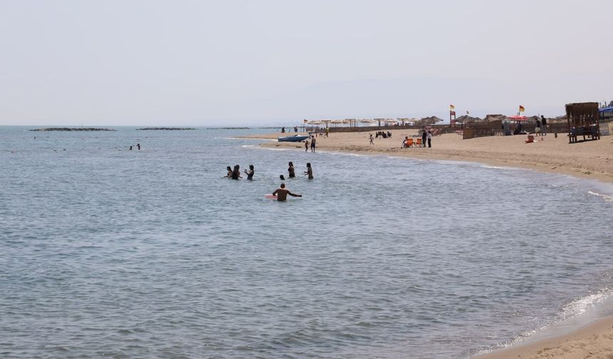 Sakarya sahillerinde bayram nöbeti: 12 boğulma vakasına müdahale edildi, 15 kayıp çocuk kurtarıldı