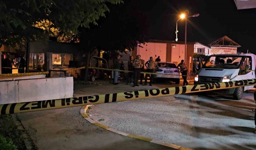 Sakarya’da hastane bahçesinde silahlı kavga: 1 ölü