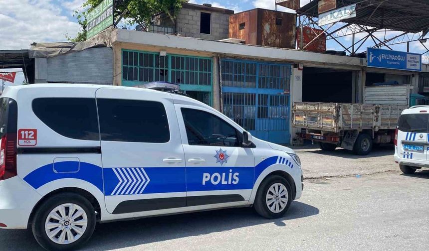 Sandalyeden düşen adam ağır yaralandı