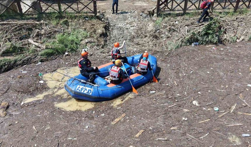 Sel sularına kapılan Hüseyin Aydın’ın arama çalışmaları 11 kilometrelik alanda sürüyor