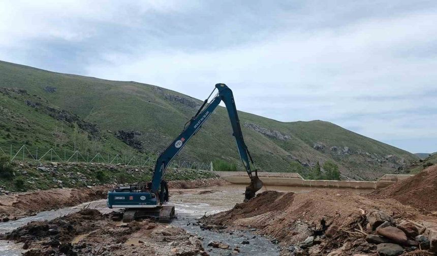 Suludure tersip bendinde temizlik çalışması yapıldı