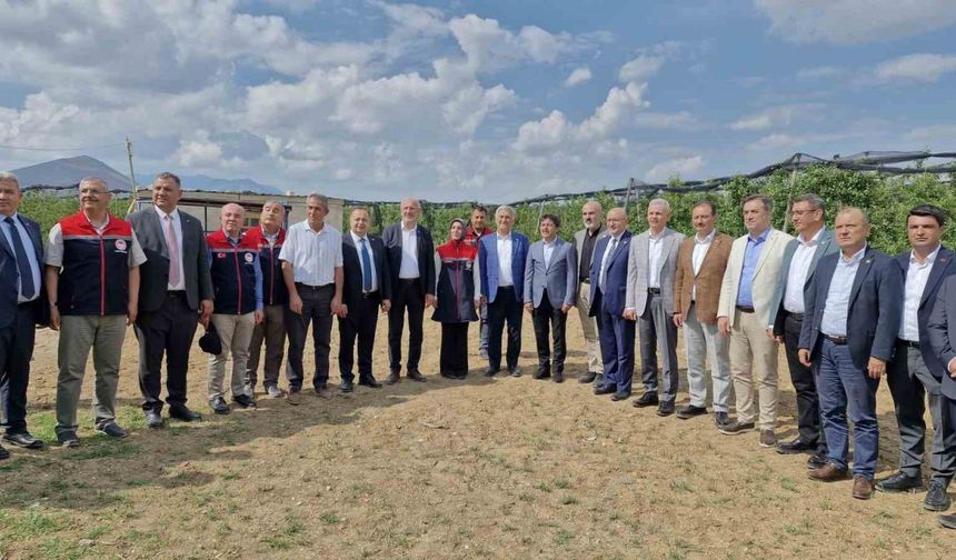 TBMM Zirai Don Komisyonu üyeleri, Karaman’da elma bahçelerini inceledi