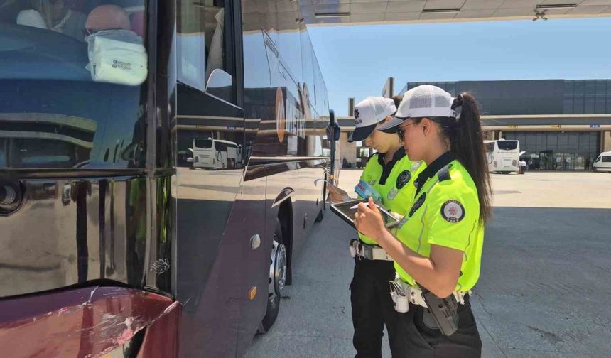 Tekirdağ Otogarı’nda bayram öncesi yolcu ve şoförlere trafik uyarısı yapıldı