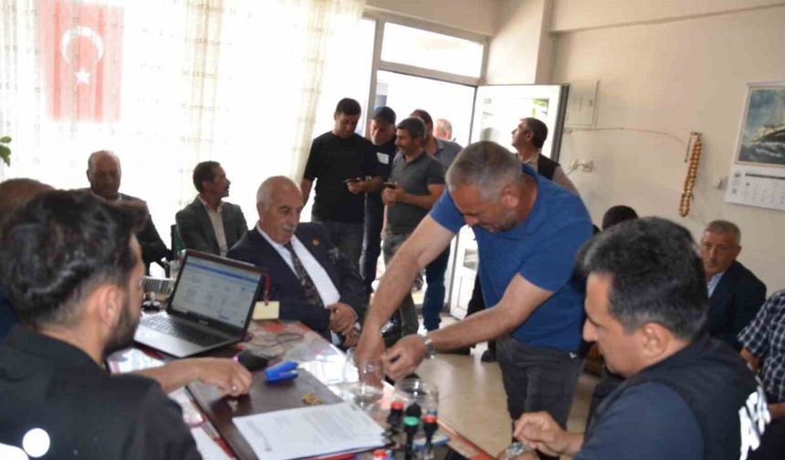 Tercan’da afet konutlarının ve afet ahırlarının hak sahipleri kura ile belirlendi