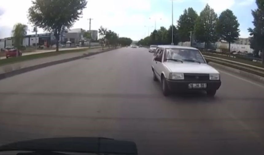 TOFAŞ ile ölümüne makas kamerada... Kaza böyle teğet geçti