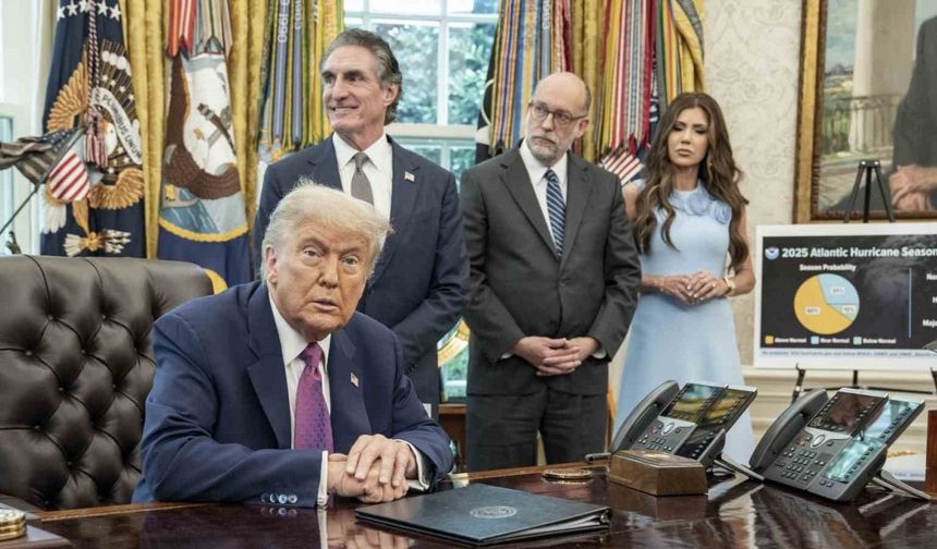 Trump’ın California’nın federal eğitim fonlarını kesmeyi değerlendirdiği iddiası