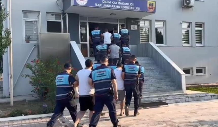 Tur otobüsüne saldıran beş şüpheli tutuklandı