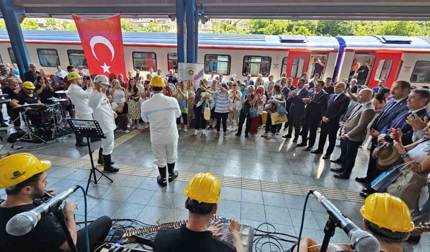 Turistik Karaelmas Ekspresi Zonguldak’a ulaştı