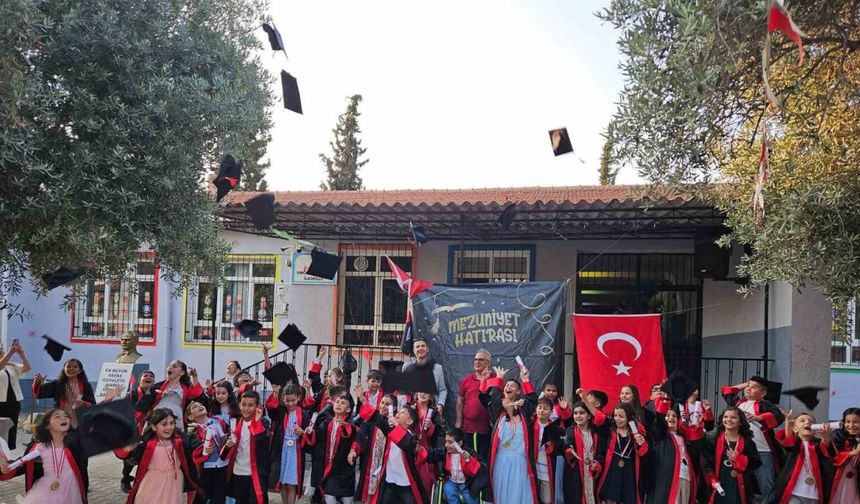 Umurlu Atatürk İlkokulu’nda mezuniyet heyecanı