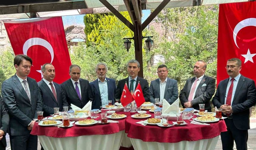 Uşak protokolü bayramlaşma töreninde buluştu