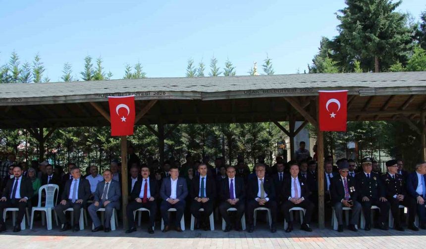 Uşak’ta bayram arifesinde şehitler unutulmadı