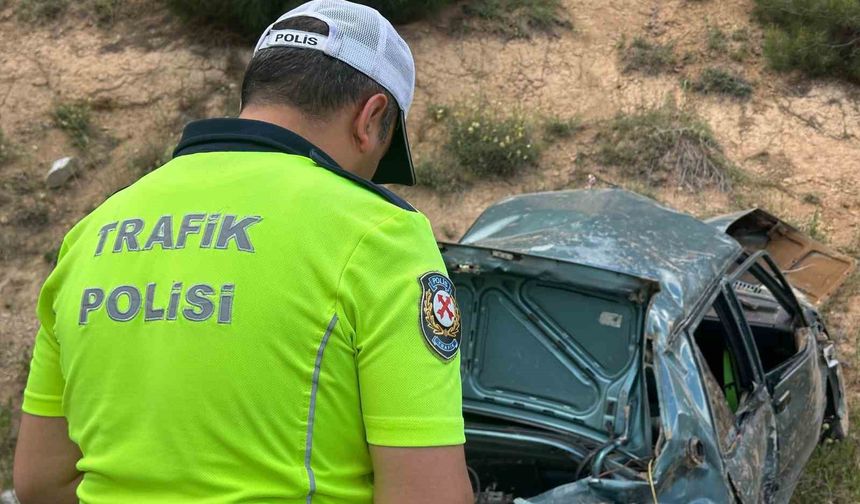 Uşak’ta iki araç çarpıştı: 1’i ağır 7 yaralı