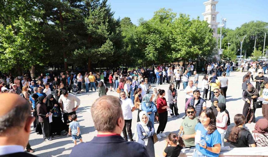 Vali Aydoğdu LGS sınavına giren öğrencilere başarılar diledi