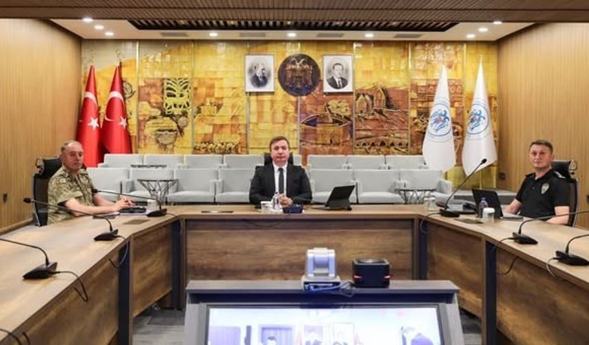 Vali Aydoğdu VKS toplantısına katıldı