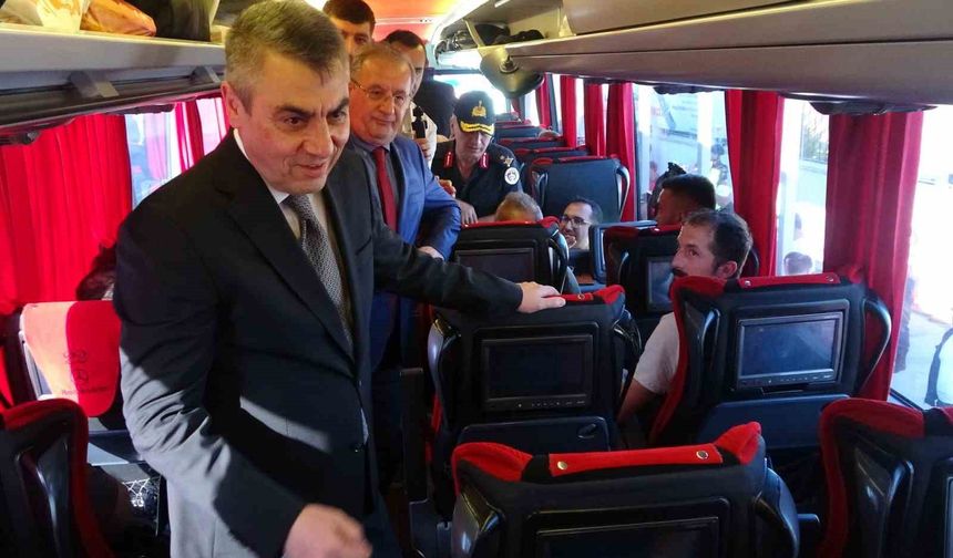 Vali yolcuları tebrik etti, ceza yiyen otobüsün sürücüsünü uyardı