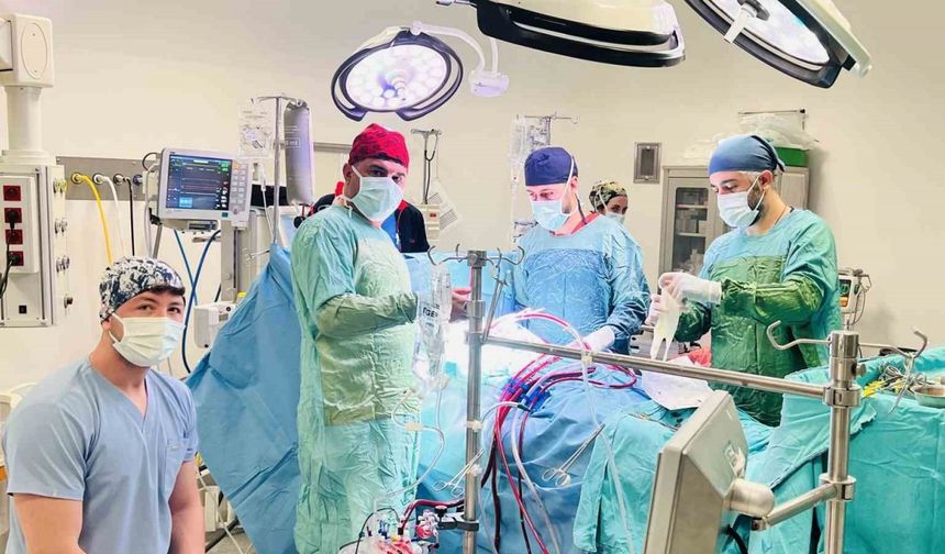 Van’daki Kalp Merkezinde bininci açık kalp ameliyatı başarıyla yapıldı