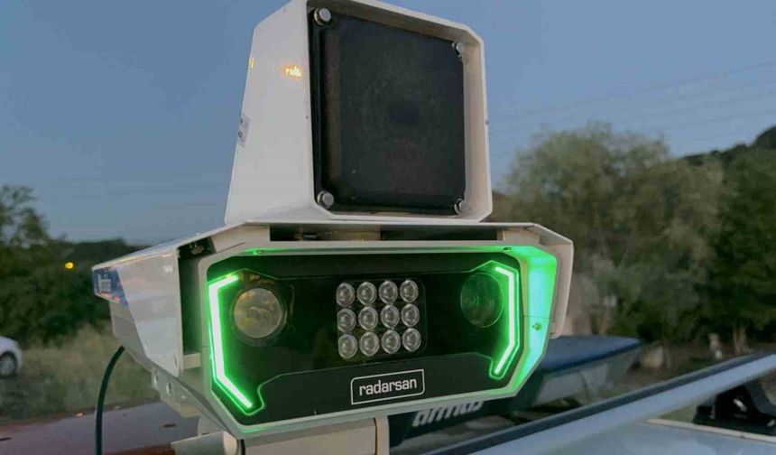Yapay zeka destekli radar Düzce yollarında: 4 günde 526 bin lira ceza yazıldı