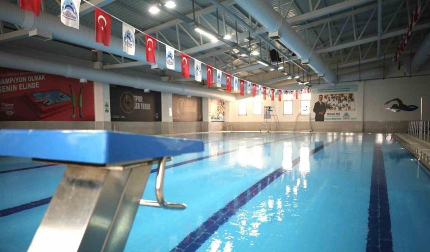 Yarı olimpik yüzme havuzu sezona start veriyor