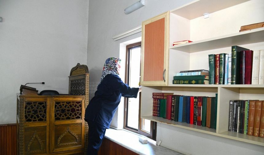 Yunusemre’de ibadethaneler Kurban Bayramı için hazırlanıyor