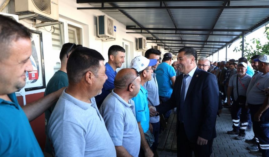Yunusemre’de personel bayramlaştı