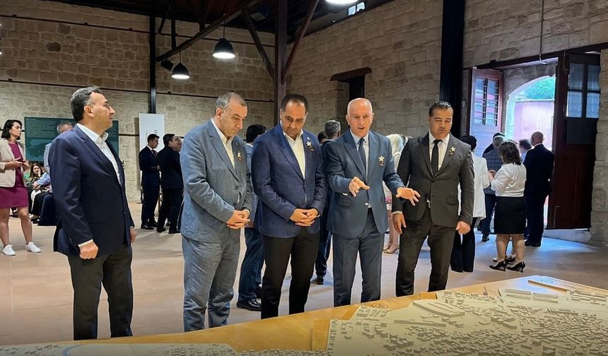 AK Parti Mersin Milletvekili Ali Kıratlı, Gözlükule Kazı Evi'ni Ziyaret Etti
