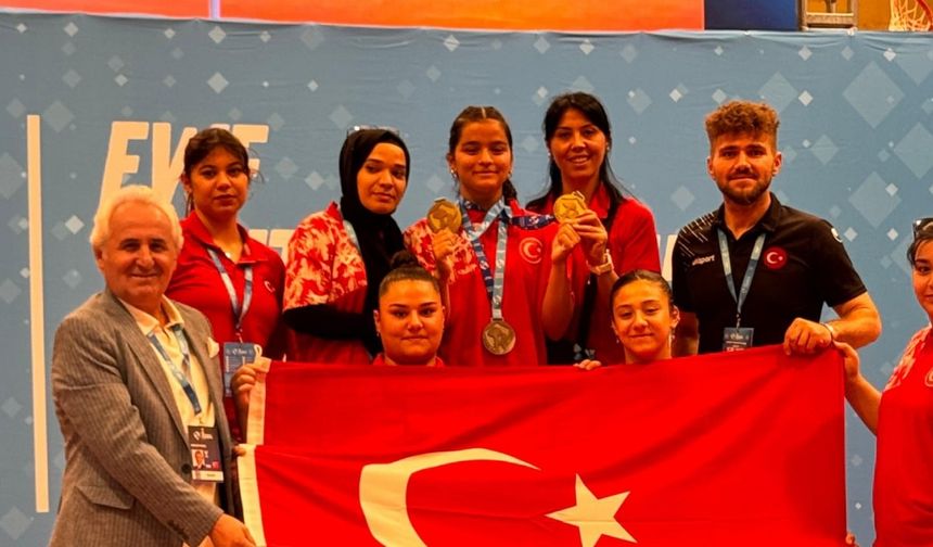 166 kilo kaldırarak Avrupa şampiyonu oldu