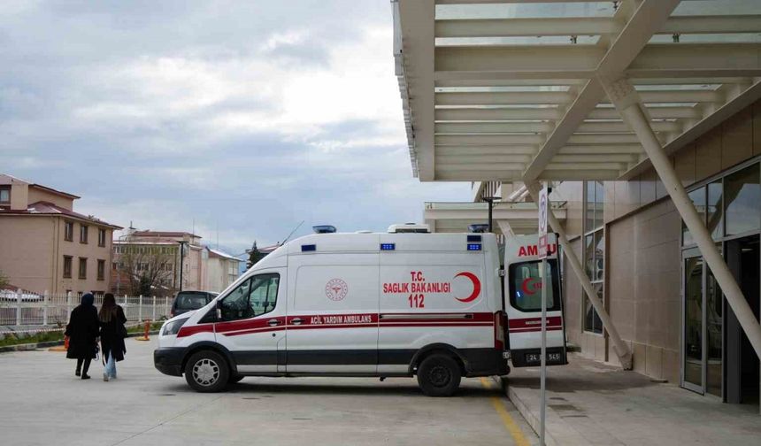 Apartmanın 3’ncü katından düşen kadın ağır yaralandı
