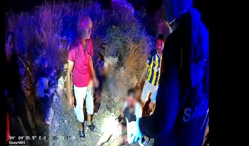 Ayağı janta sıkışan motosiklet sürücüsünü itfaiye kurtardı