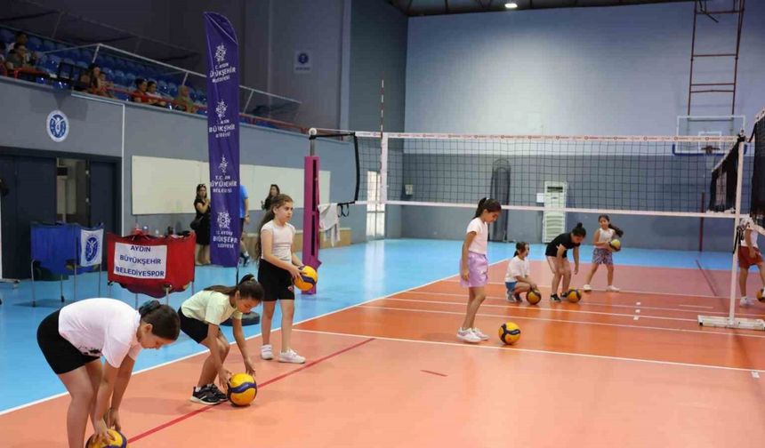 Başkan Çerçioğlu, minik sporcuları voleybolla buluşturuyor