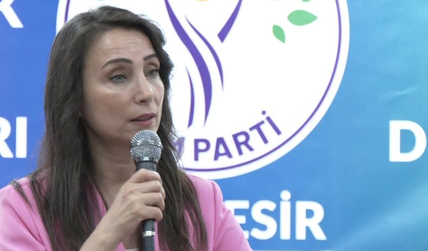 DEM Parti’li Hatimoğulları: "Gelin ikinci yüzyılda Türkiye Cumhuriyeti’ni demokrasiyle buluşturalım, demokratik cumhuriyeti hep beraber inşa edelim"