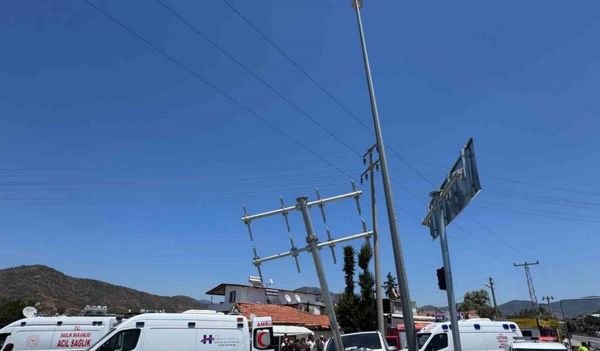 Fethiye’de trafik kazasında 11 kişi yaralandı