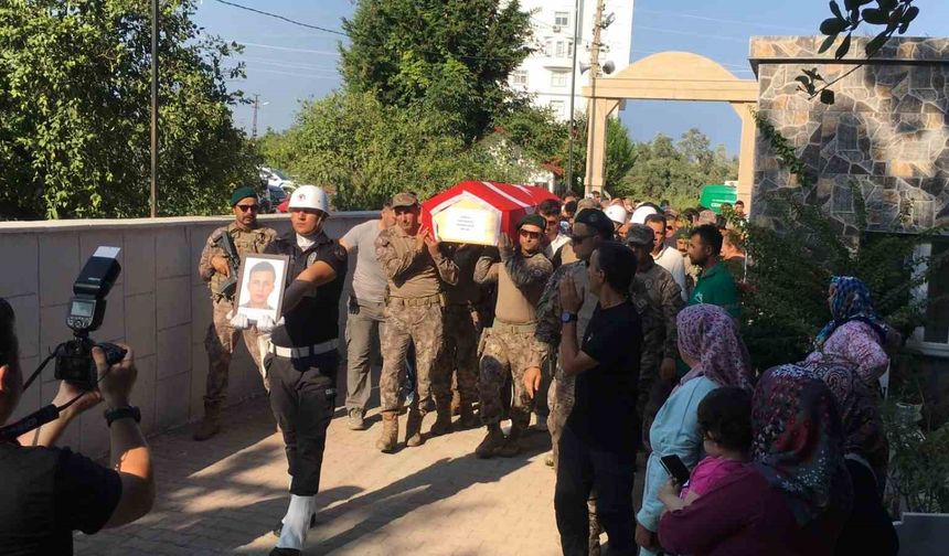 Kazada hayatını kaybeden özel harekat polisi son yolculuğuna uğurlandı