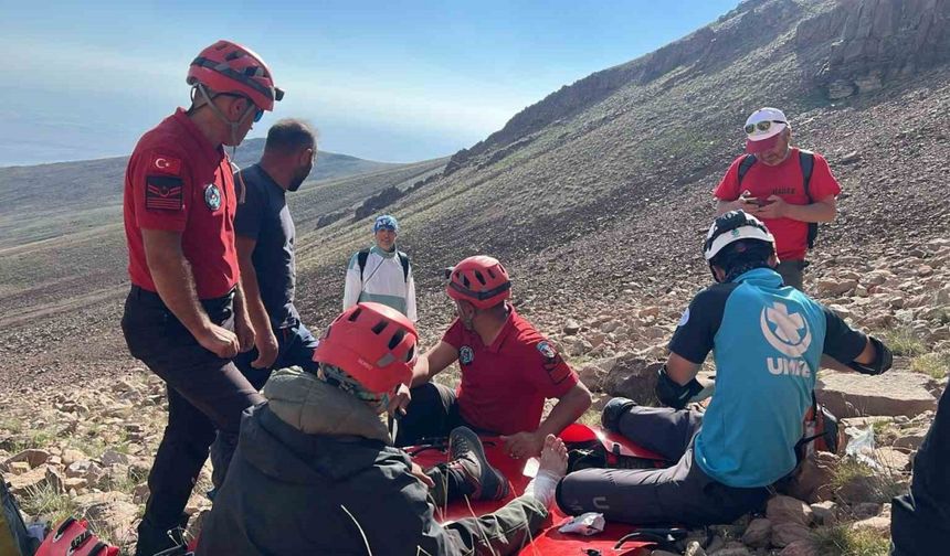 Mahsur kalan dağcılara böyle ulaşıldı