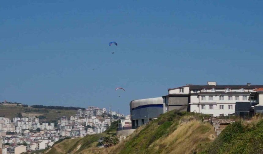 Sinop’ta yamaç paraşütü etkinliği